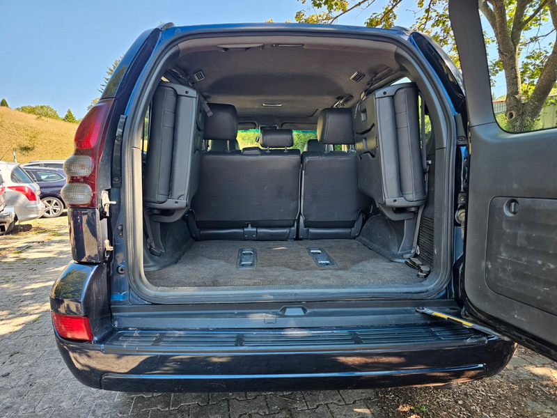 Toyota Land Cruiser 3.0 D-4D Leder Navi 8 Sitzer — photo 9