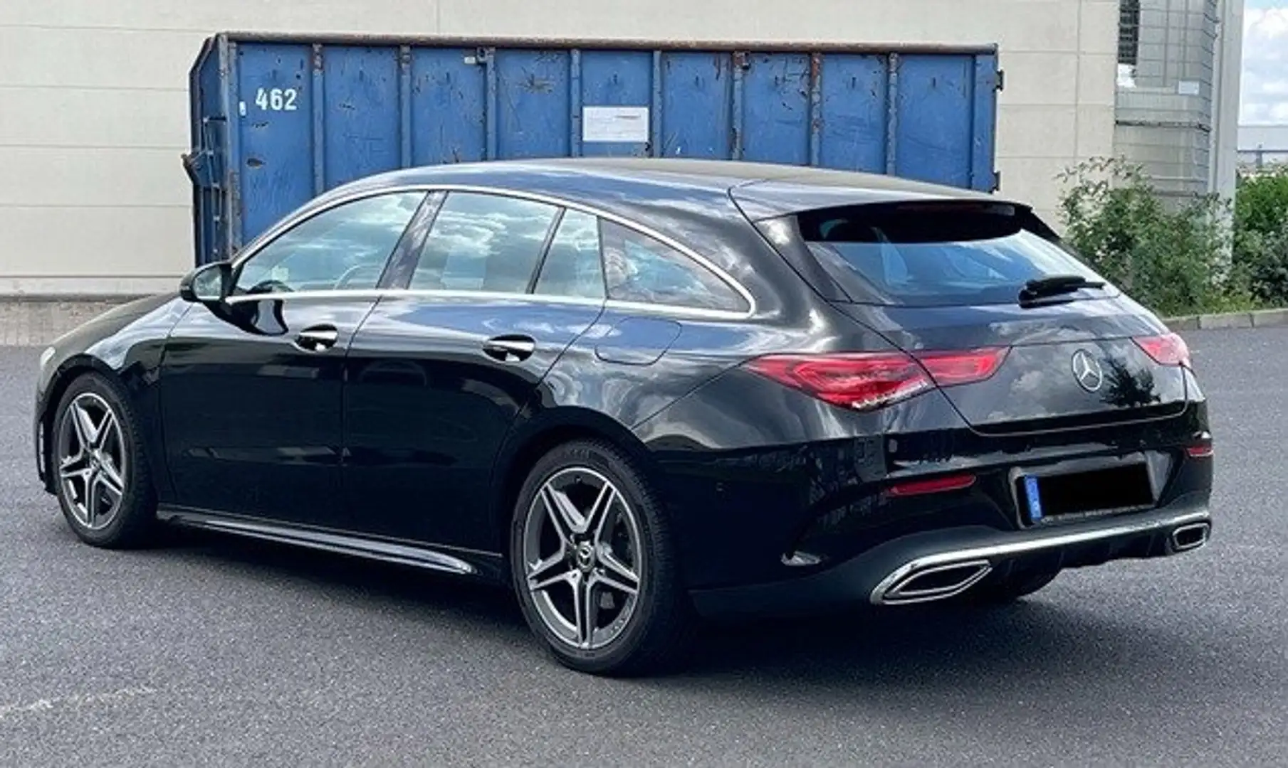 Mercedes-Benz CLA 220 CLA 220 d 4Matic Shooting Brake 8G-DCT AMG Line Černá - 2