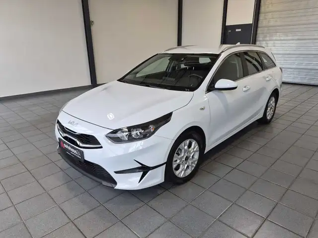 Kia Ceed view 3