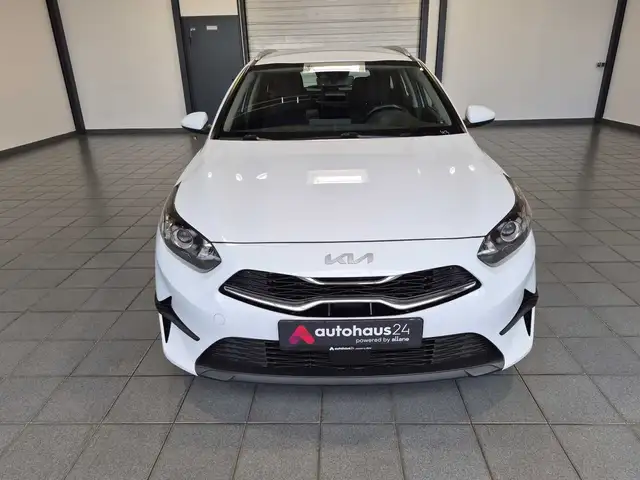 Kia Ceed view 2