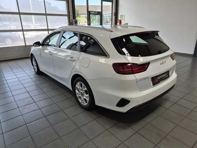 Kia Ceed view 4
