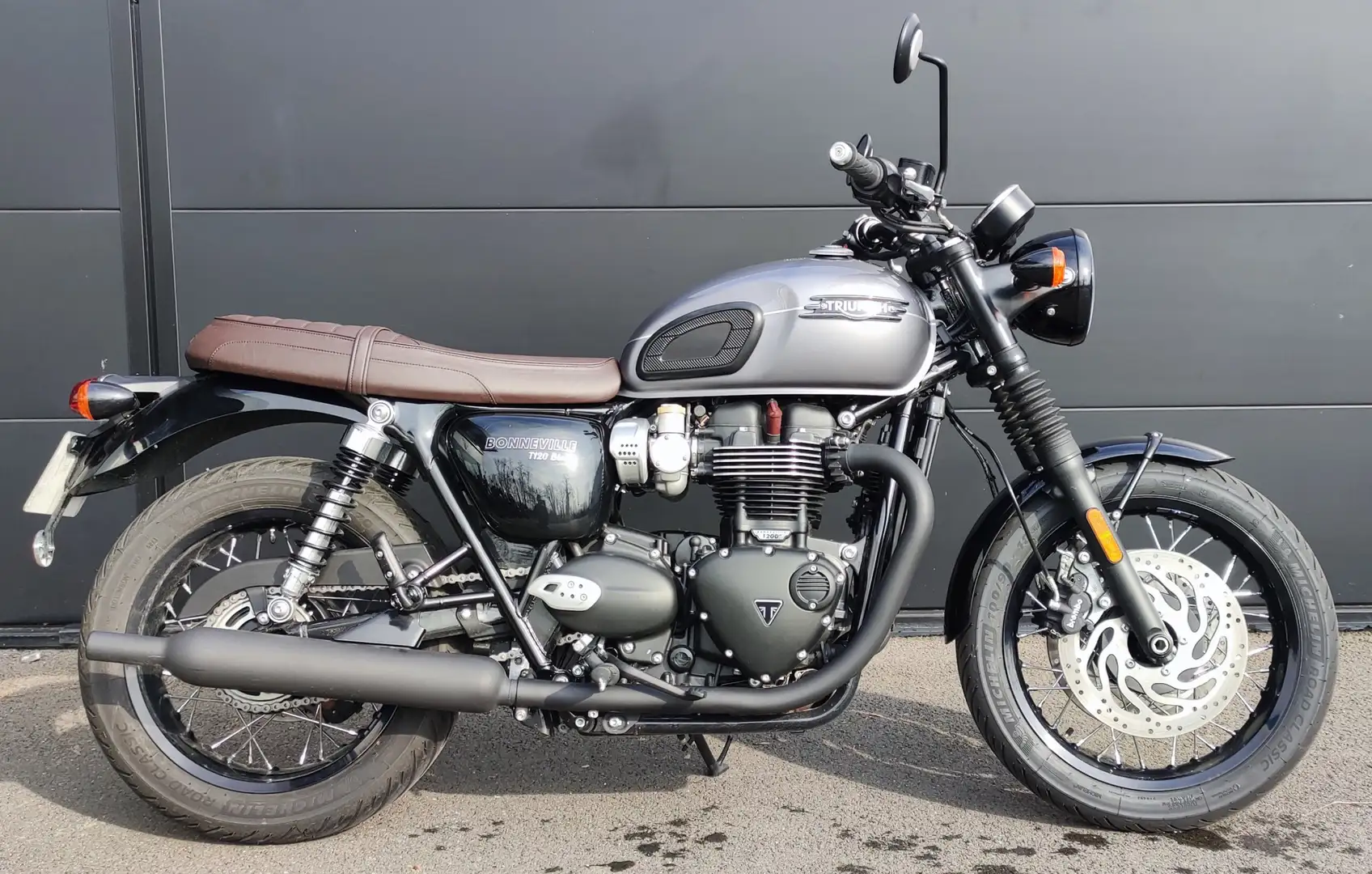 Triumph Bonneville T120 Negru - 2