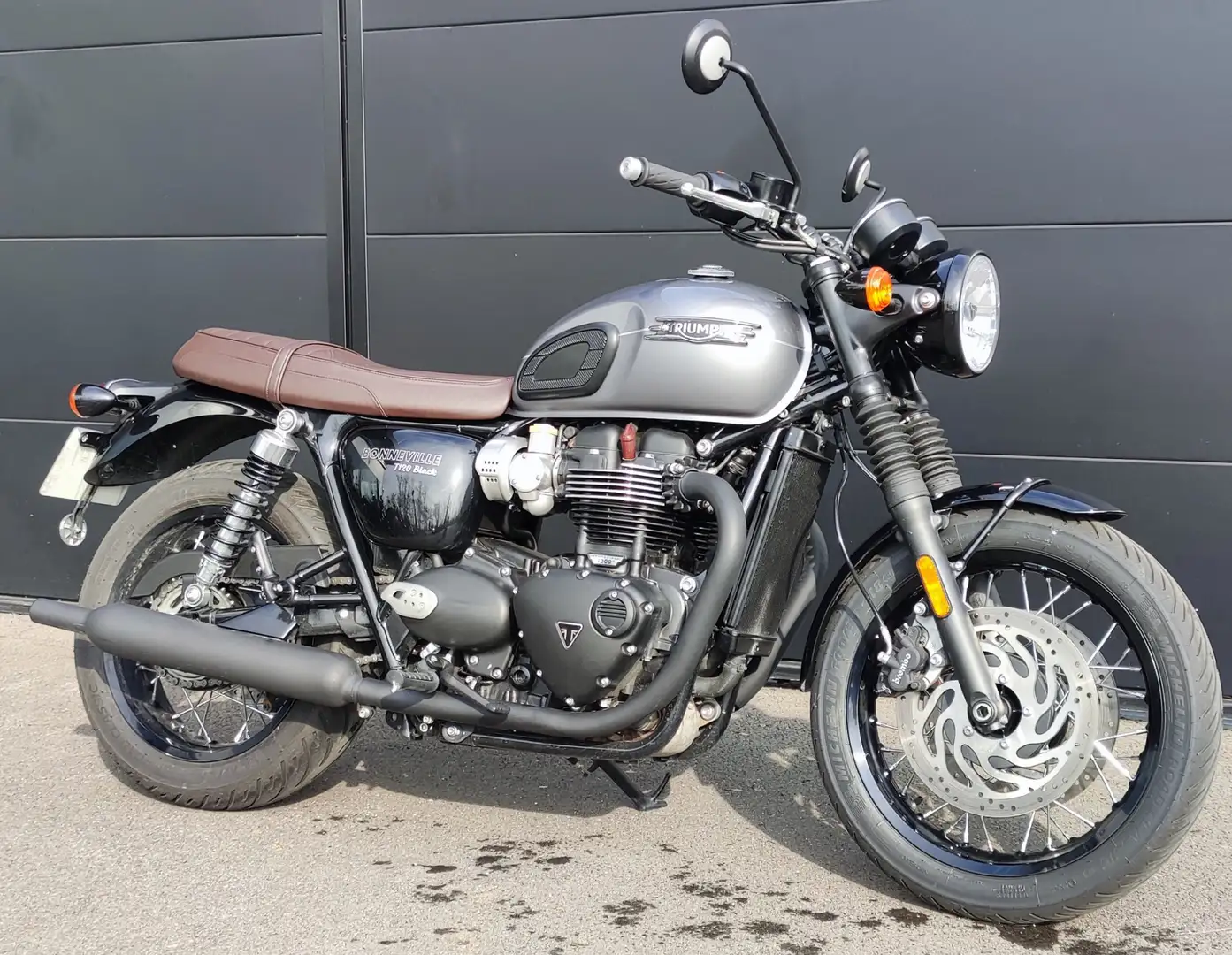Triumph Bonneville T120 Negru - 1