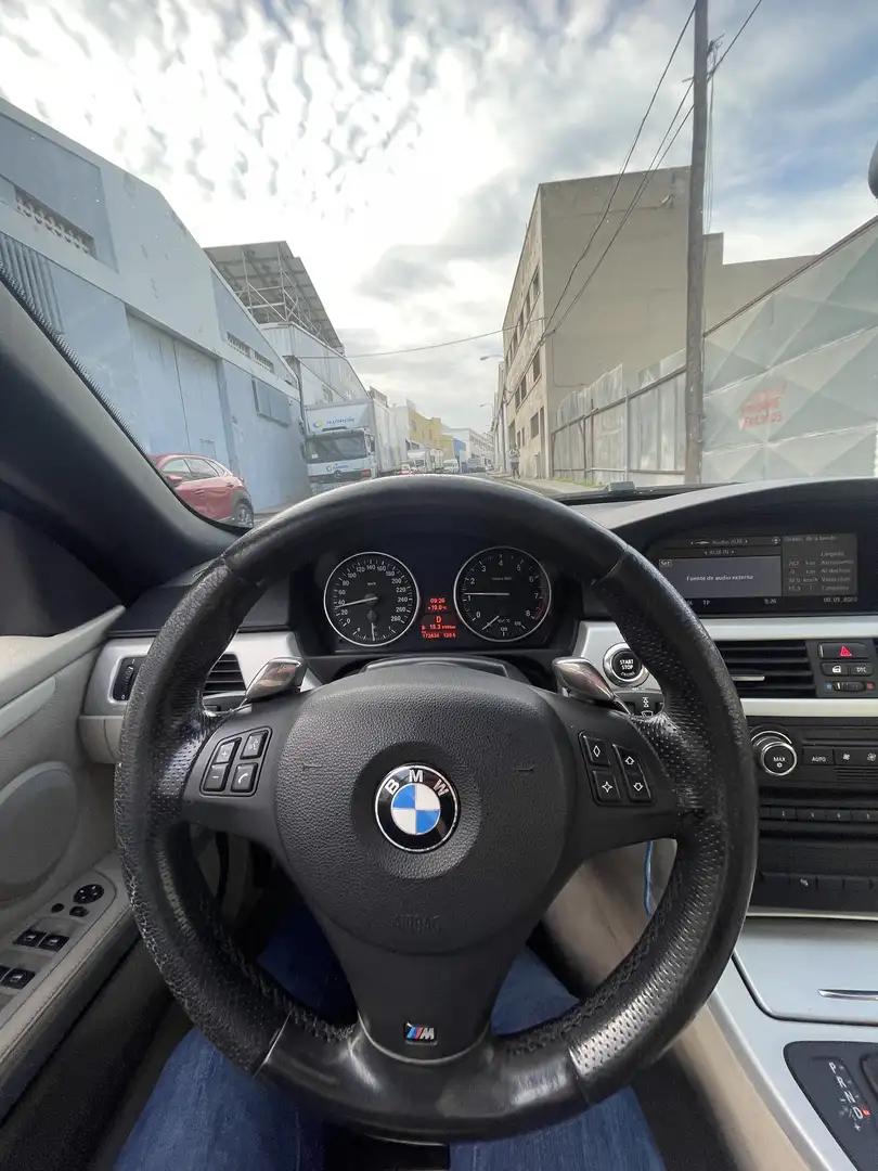 BMW 335 335i Cabrio Aut. Чорний - 2