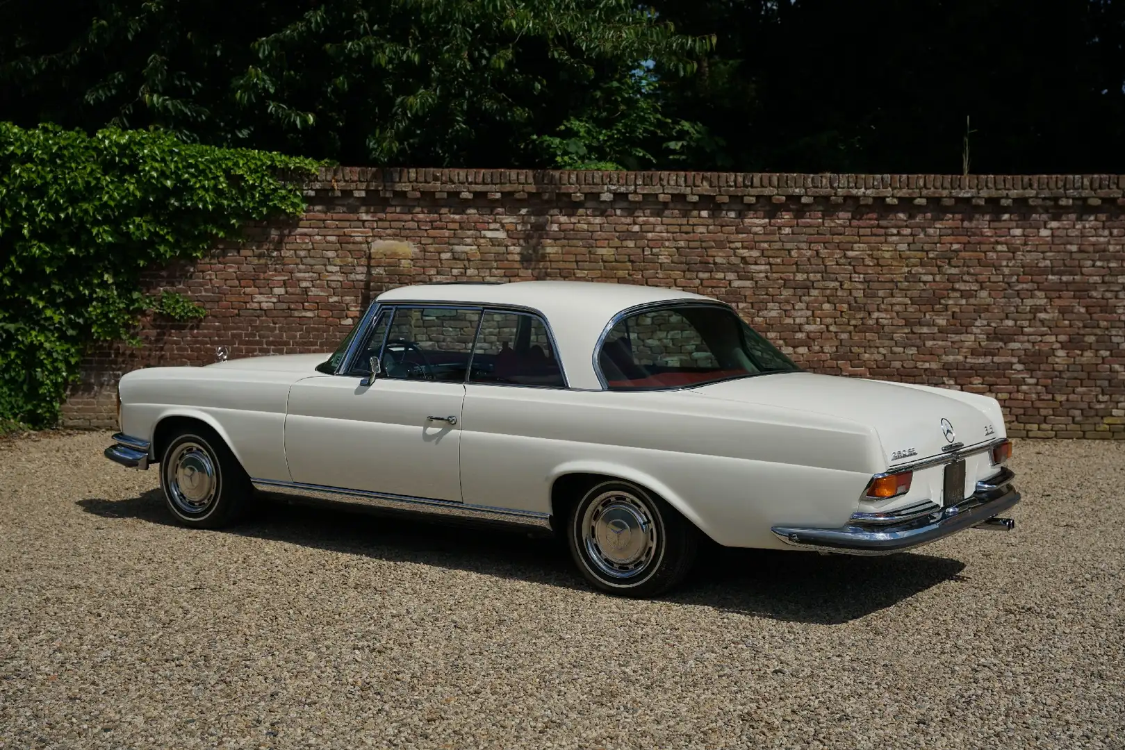 Mercedes-Benz 280 SE 3.5 W111 very original, low kilometres, V8 engi Wit - 2