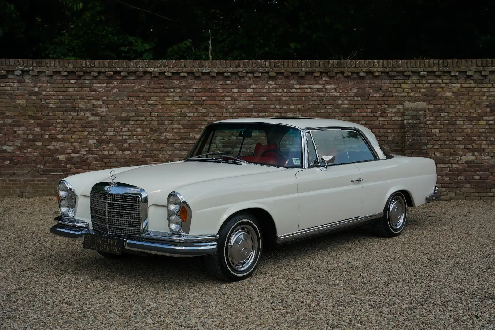 Mercedes-Benz 280 SE 3.5 W111 very original, low kilometres, V8 engi Wit - 1
