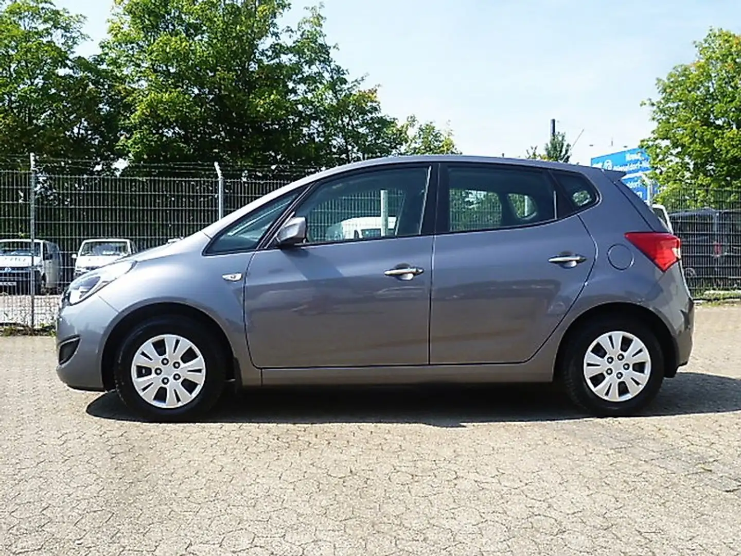 Hyundai iX20 1.4 Classic 35.700 km1.Hand Scheckheft Nichtrauher Grijs - 2