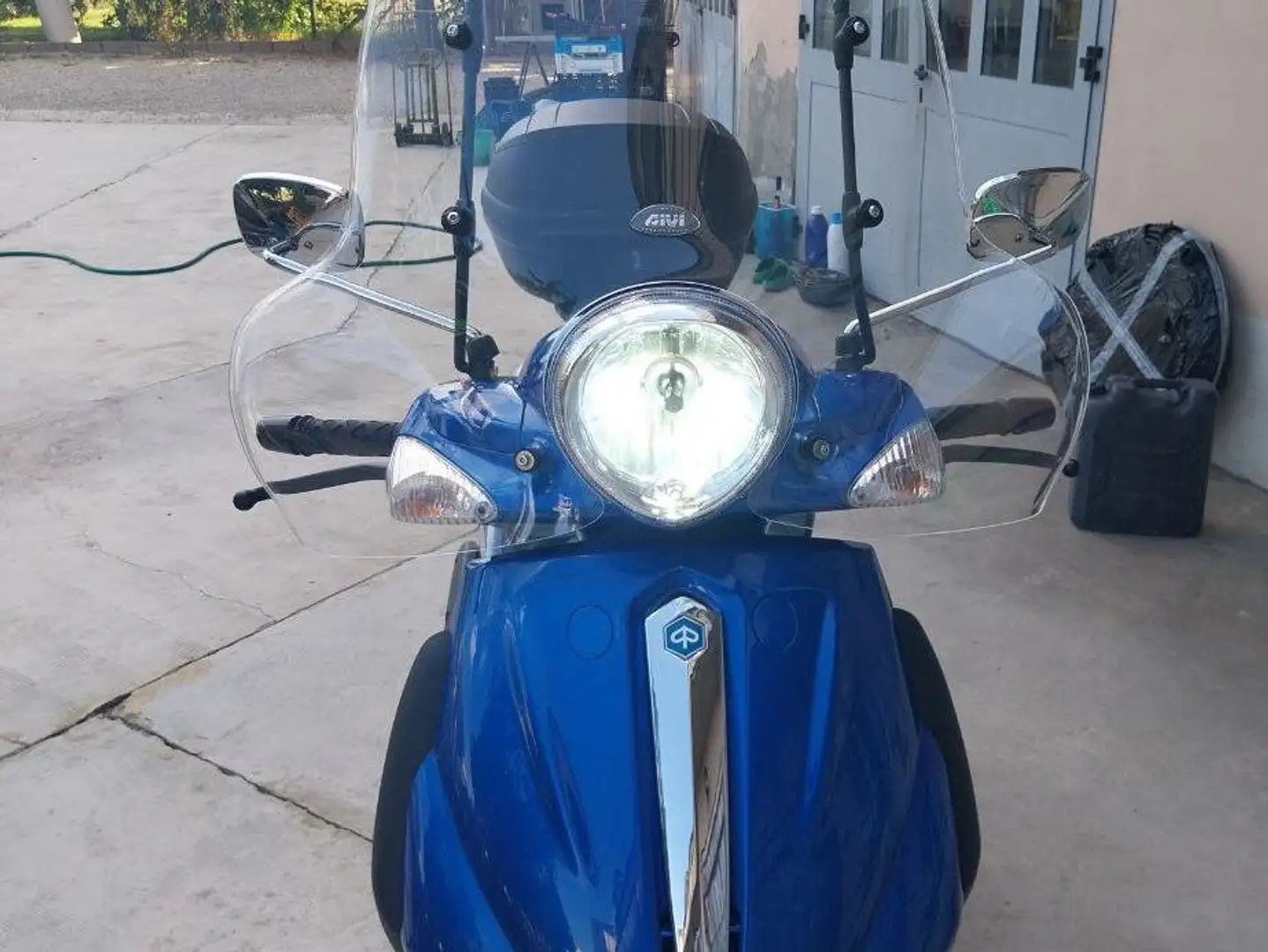 Piaggio Beverly 500 Cruiser Niebieski - 1