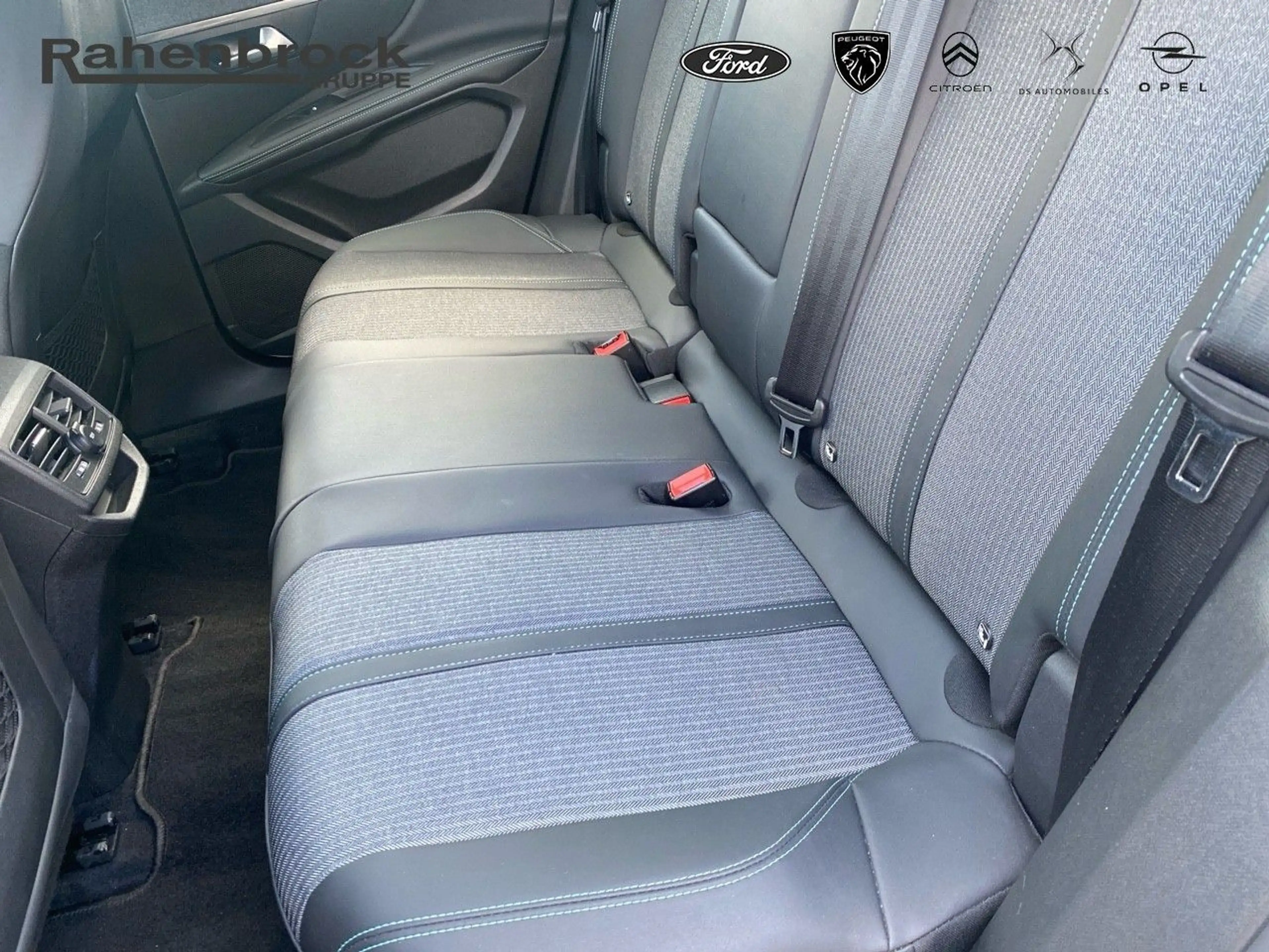 Peugeot 3008 Allure PureTech 130 Kamera Navi Sitzheizung — photo 10