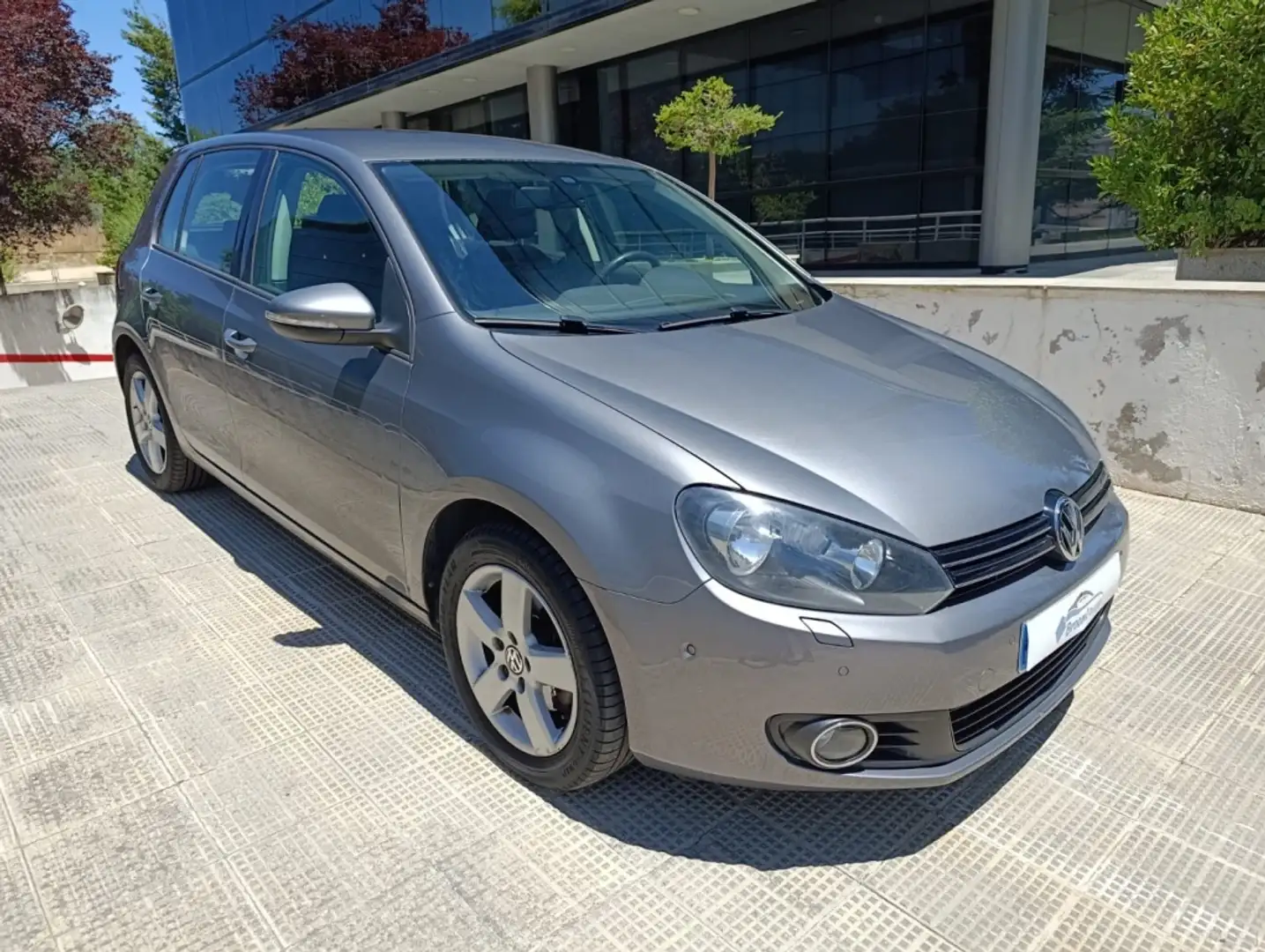 Volkswagen Golf 2.0TDI CR BMT Advance DSG 150 Gris - 1