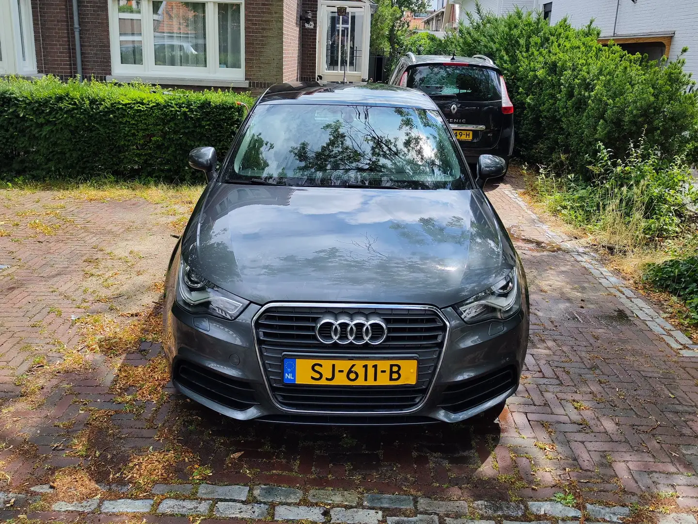Audi A1 A1 1.2 TFSI Pro Line S Grijs - 2