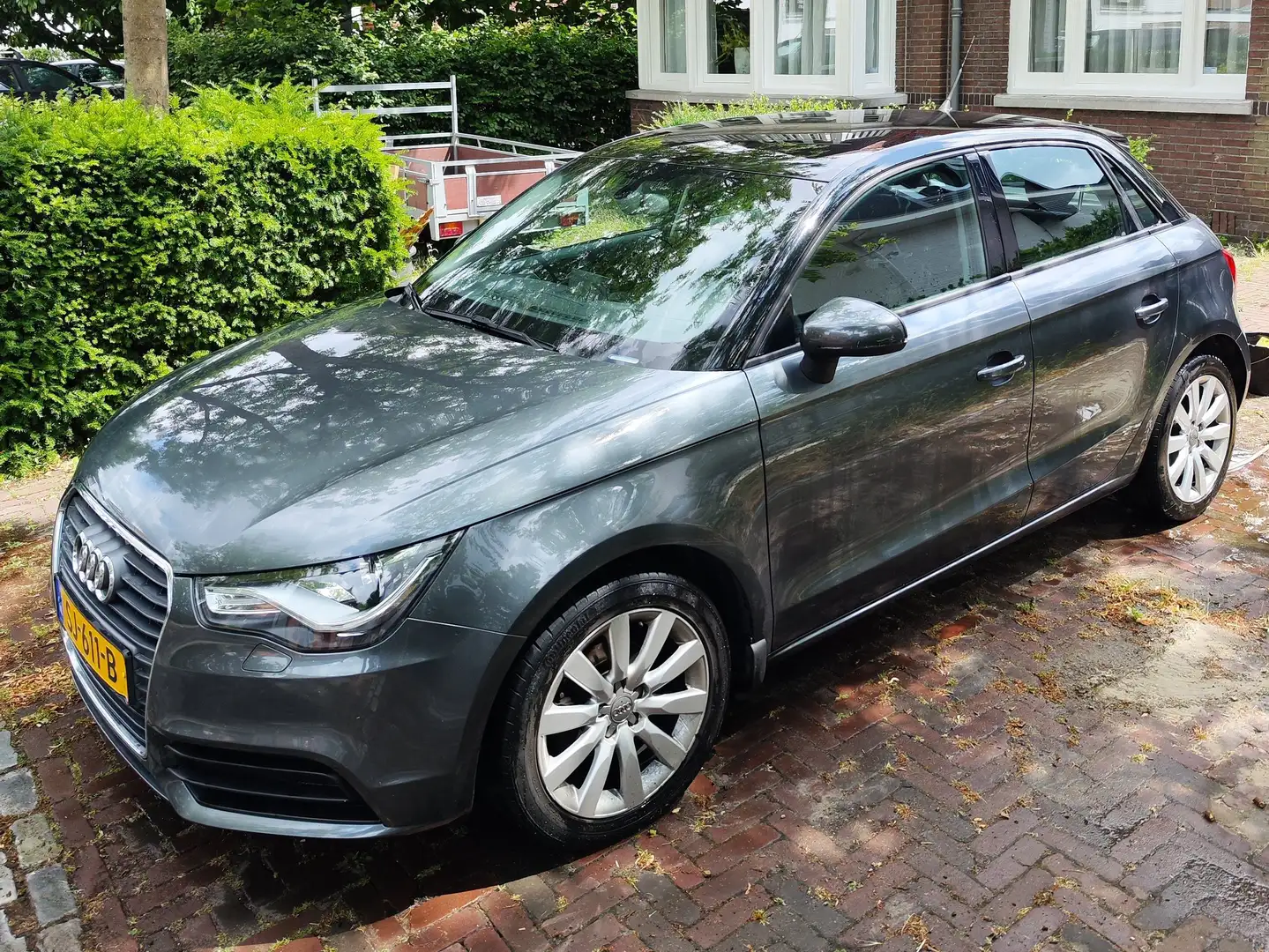 Audi A1 A1 1.2 TFSI Pro Line S Grijs - 1
