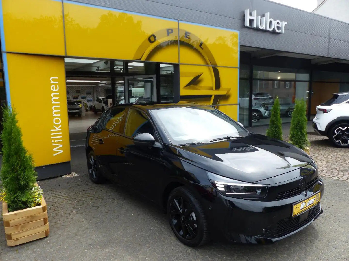 Opel Corsa GS Schwarz - 1