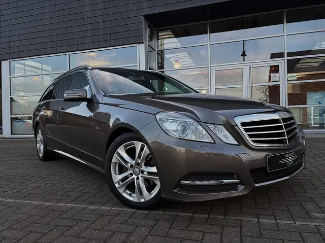 Mercedes-Benz E 200 E 200 T CDI DPF BlueEFFICIENCY 7G-TRONIC Elegance