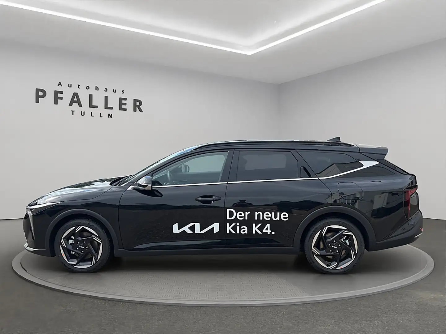 Kia K4 KOMBI GOLD 1,0TGDI DCT7 115 Schwarz - 2