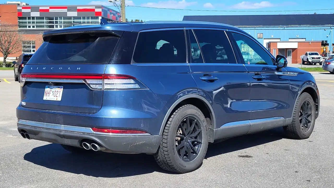 Lincoln Aviator снимка Lincoln Aviator