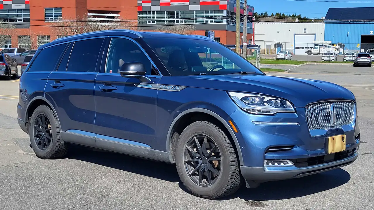 Lincoln Aviator снимка Lincoln Aviator