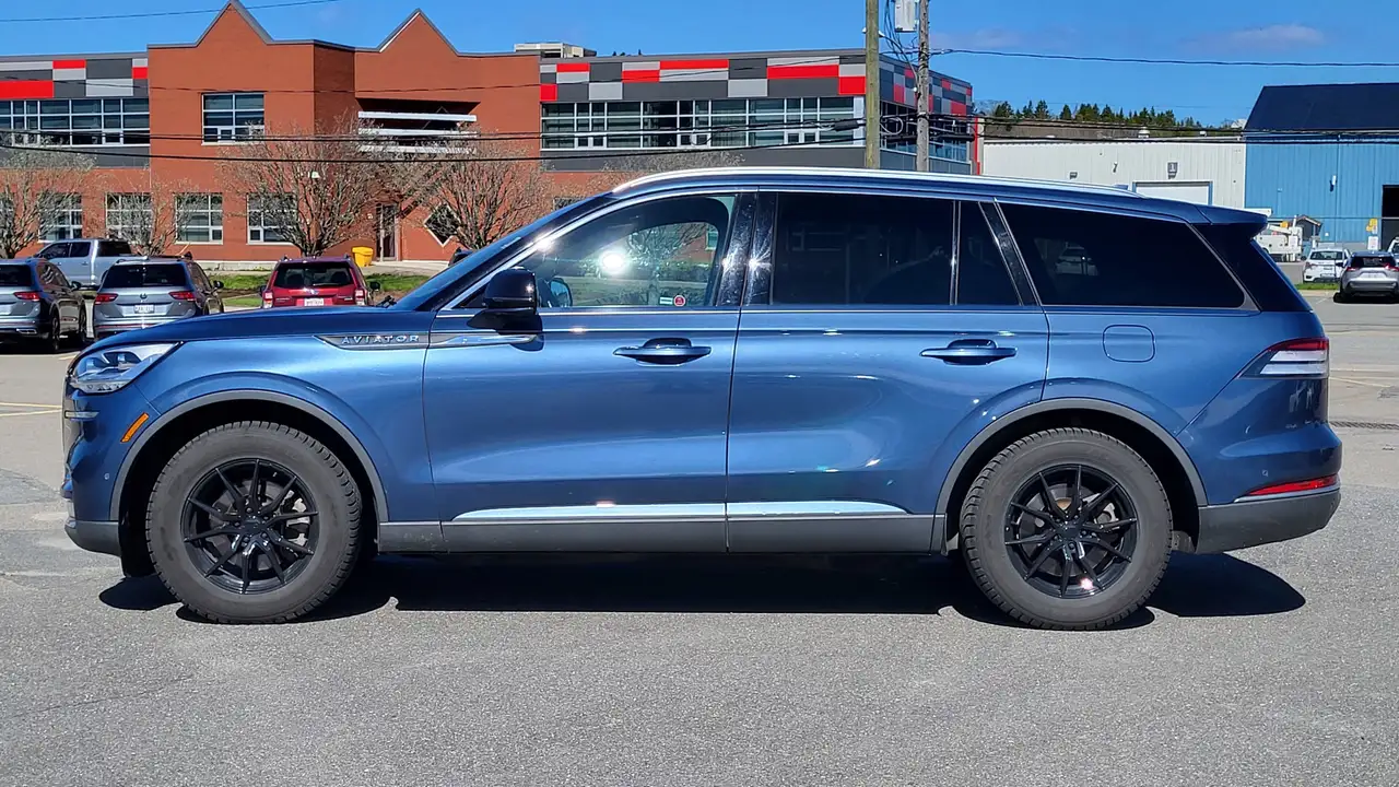 Lincoln Aviator снимка Lincoln Aviator