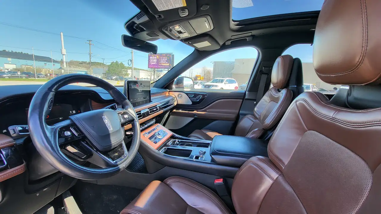 Lincoln Aviator снимка Lincoln Aviator