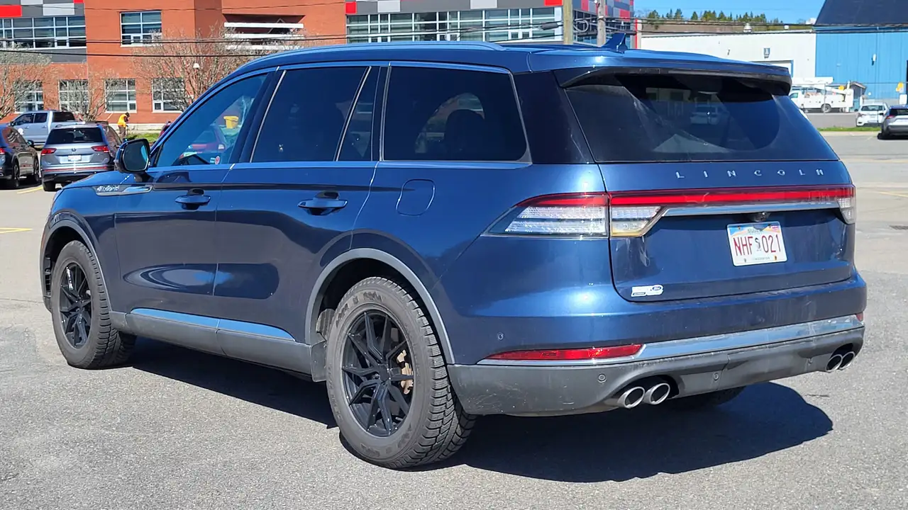Lincoln Aviator снимка Lincoln Aviator