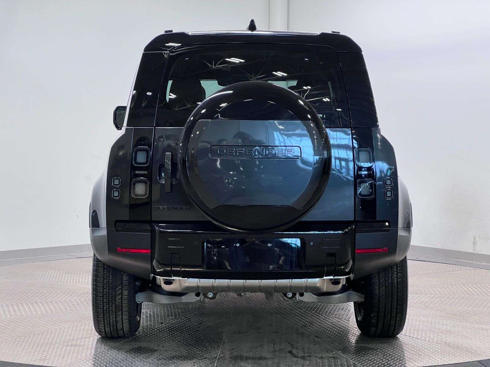 2026 Land Rover Defender 110 P300 S | LEASE FROM $899 PER MONTH thumb 6
