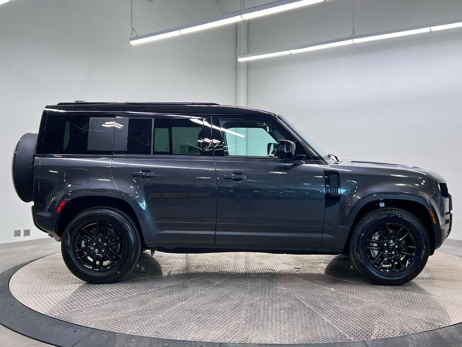 2026 Land Rover Defender 110 P300 S | LEASE FROM $899 PER MONTH thumb 7