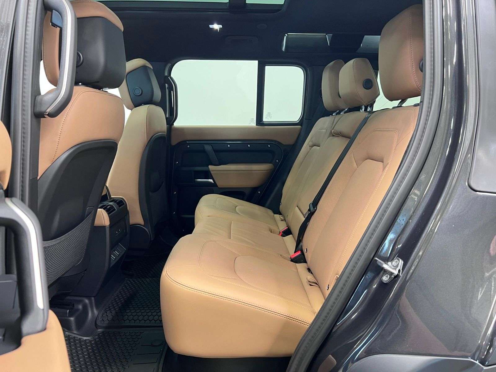 2026 Land Rover Defender 110 P300 S | LEASE FROM $899 PER MONTH thumb 26