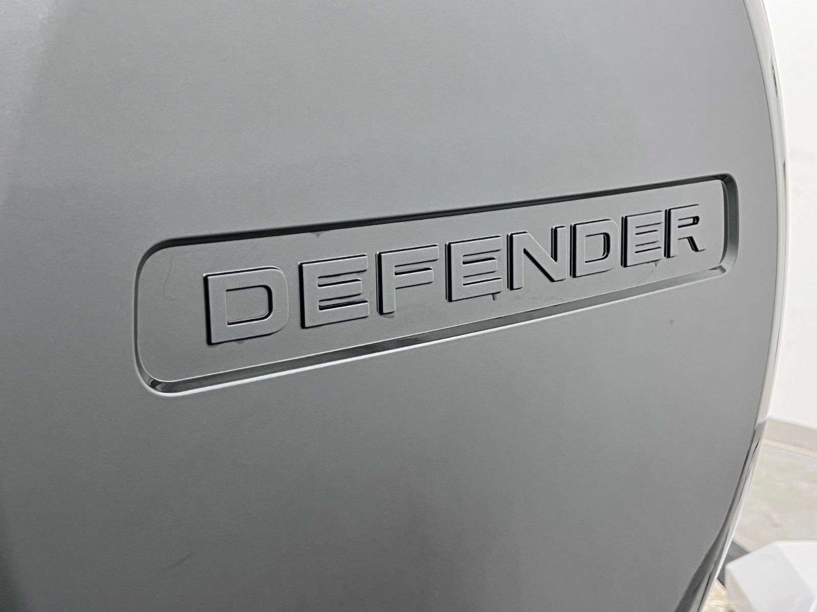 2026 Land Rover Defender 110 P300 S | LEASE FROM $899 PER MONTH thumb 14