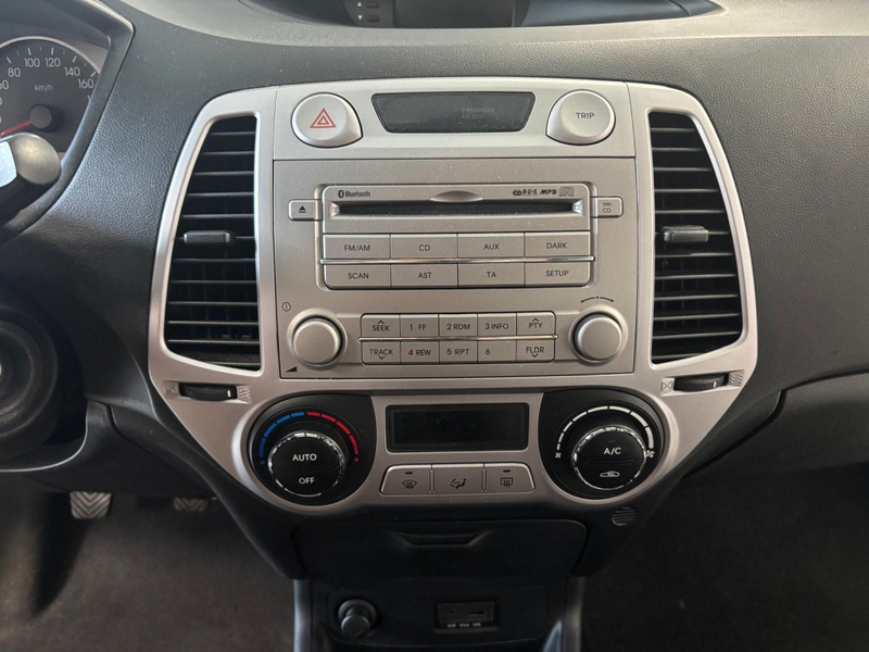 Hyundai i20 1.2i Plus — photo 13