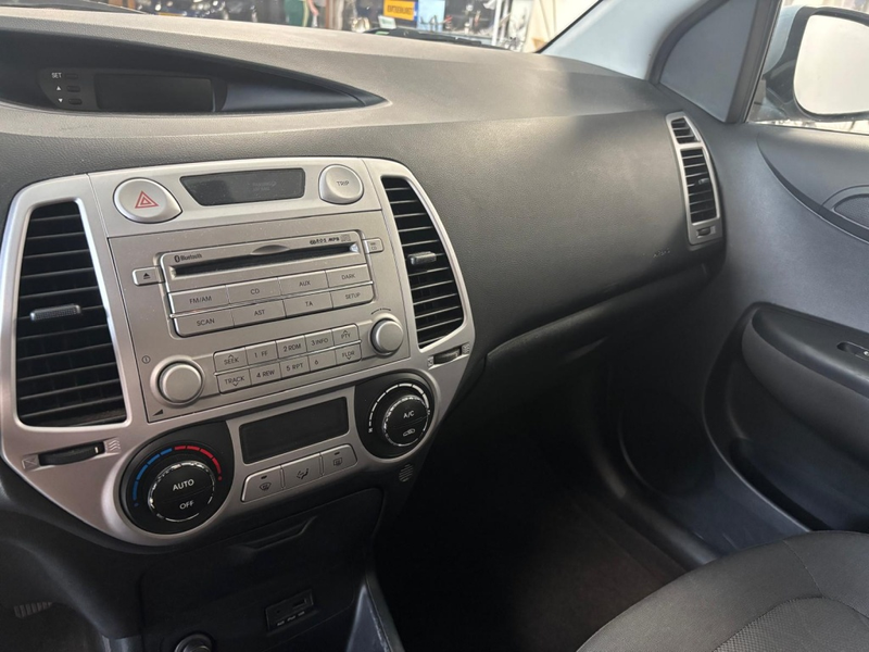 Hyundai i20 1.2i Plus — photo 12