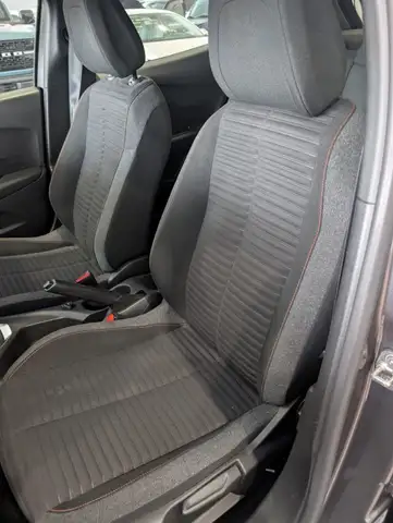 Peugeot 2008 view 13