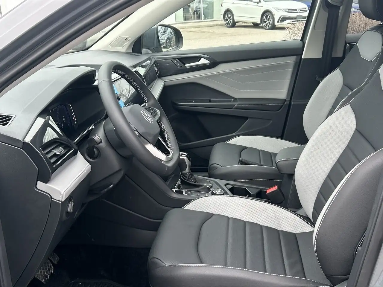 Volkswagen Taos снимка Volkswagen Taos