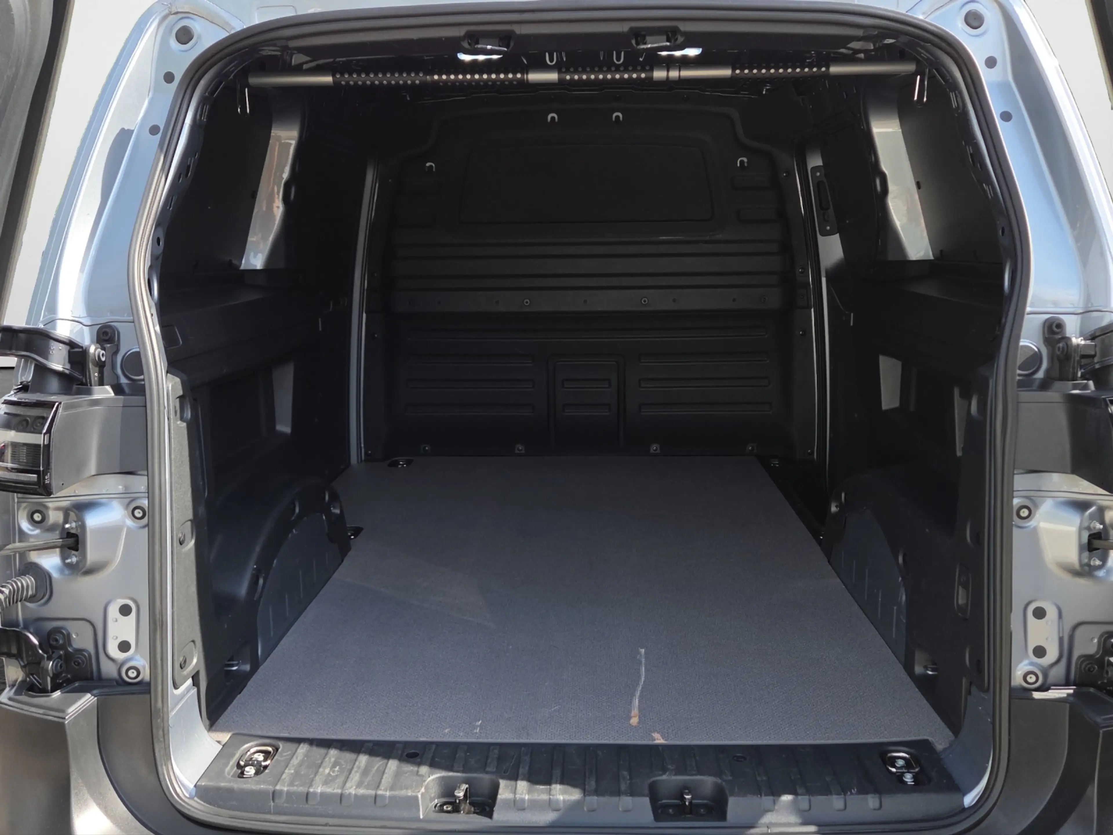 Volkswagen ID. Buzz Cargo ID.Buzz Cargo LED Navi TravelAssist Kamera — photo 12
