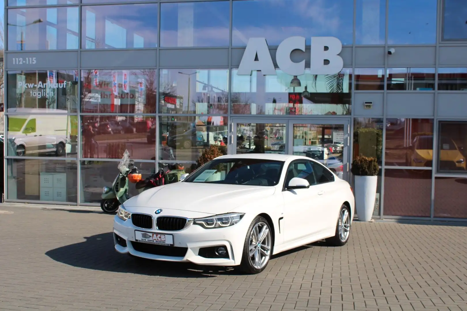 BMW 420 iA Coupe M Sport LED HuD Navi Leder Hifi PDC Blanco - 1
