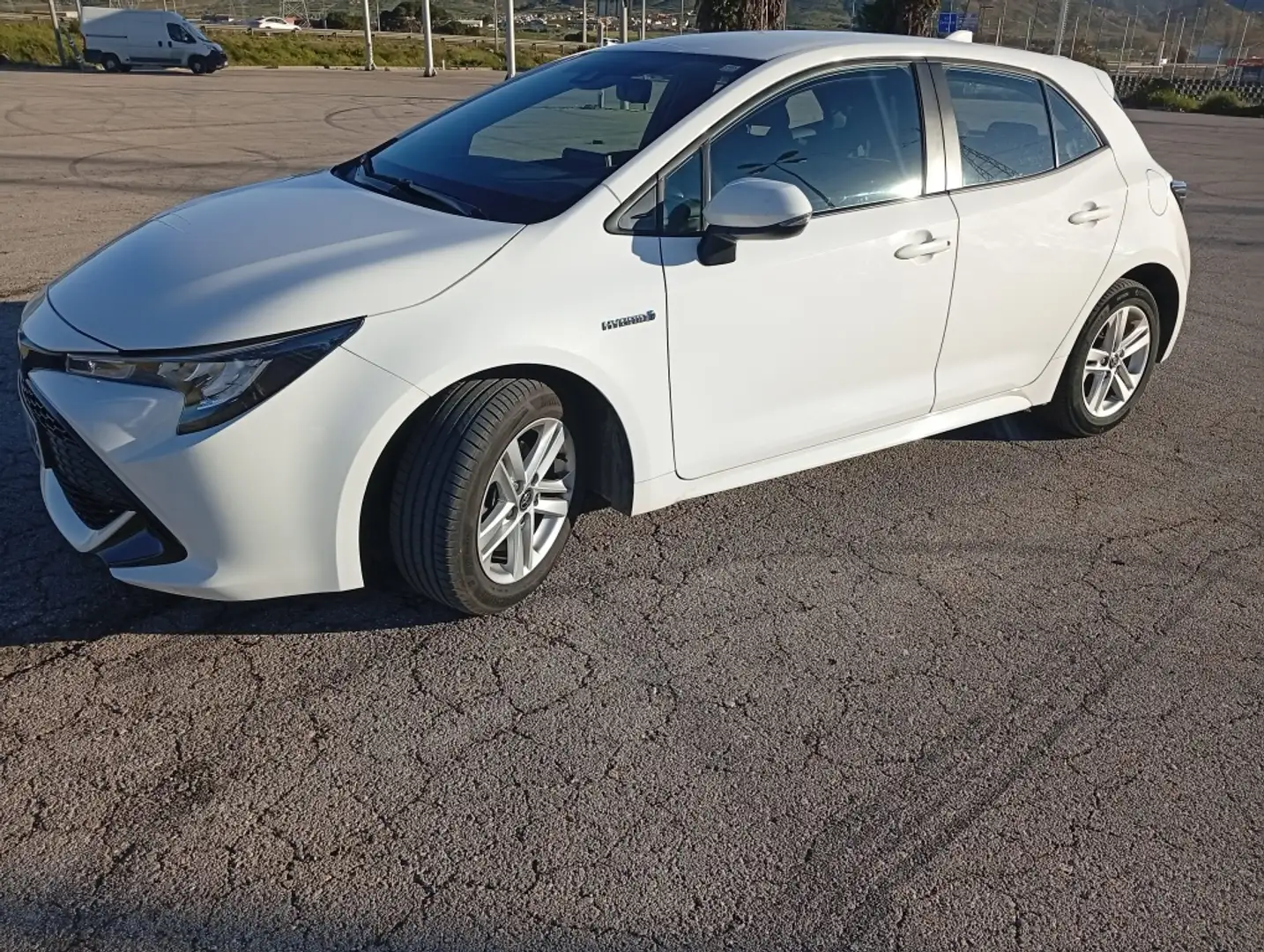 Toyota Corolla 125H Active Tech Blanco - 2