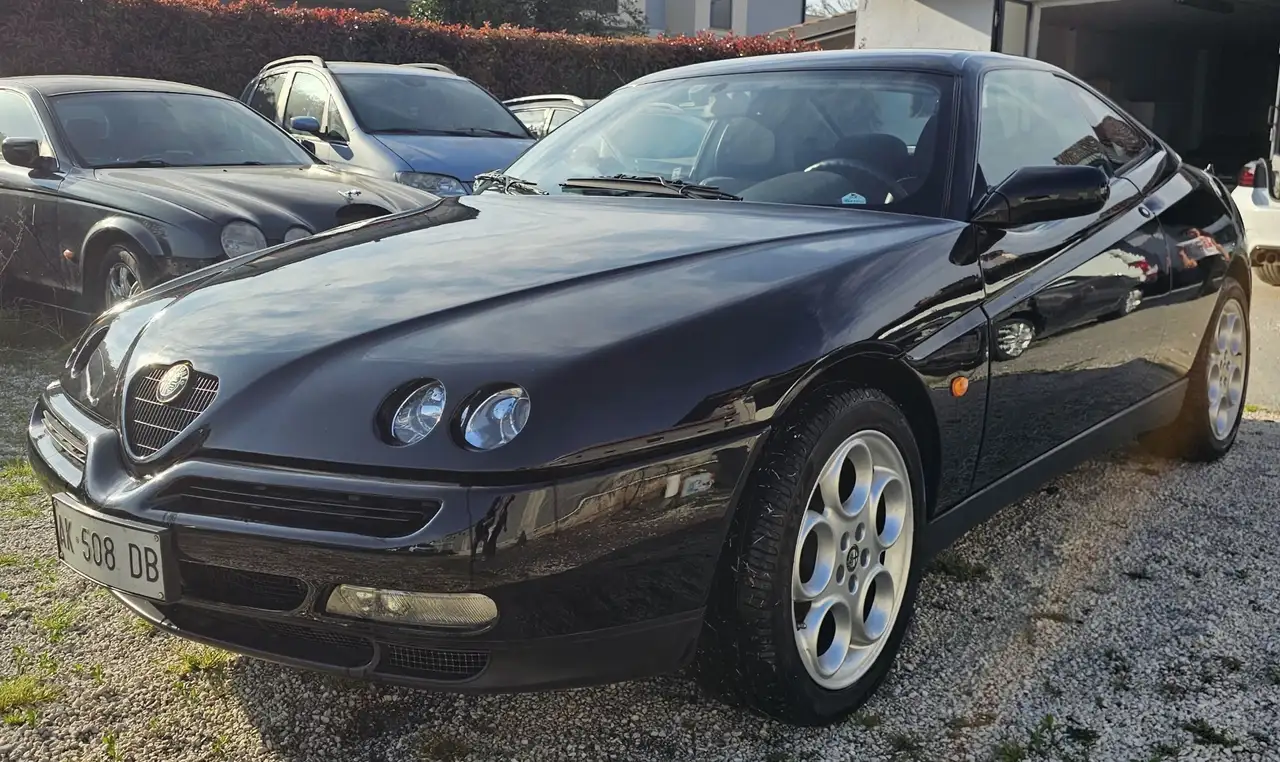 Alfa Romeo GTV 2.0 V6 tb, foto 1