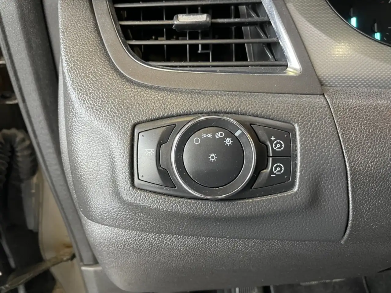 Ford Edge photo Ford Edge