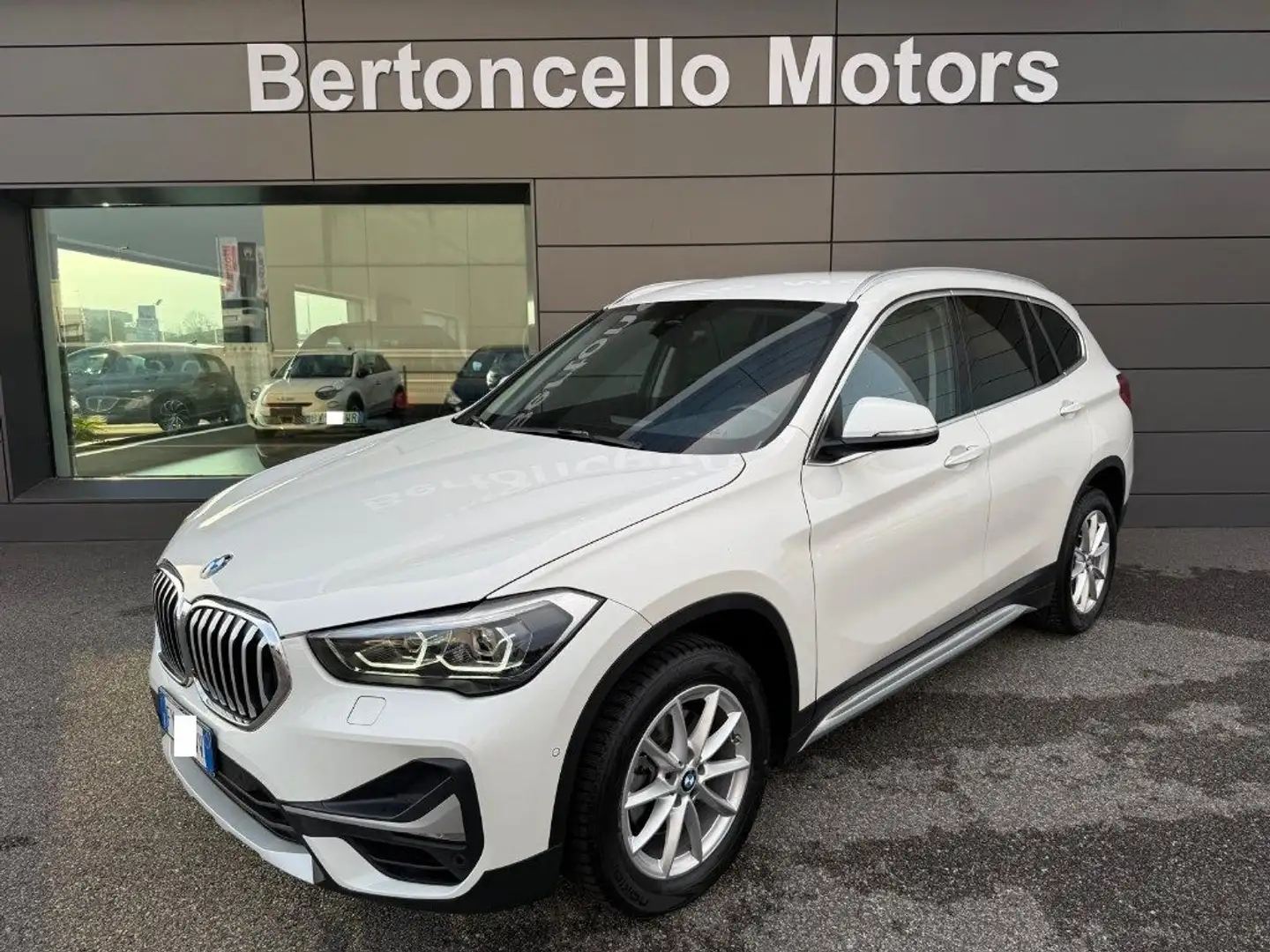 BMW X1 1.5 140cv sDrive18i xLine LED-PELLE-NAVI Bianco - 1