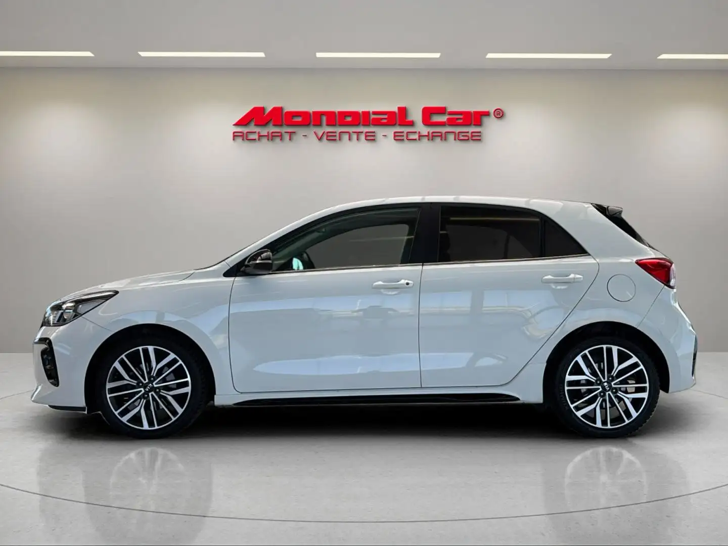 Kia Rio Rio GT-Line *CarPlay *Siege & volant chauffant* Blanc - 2