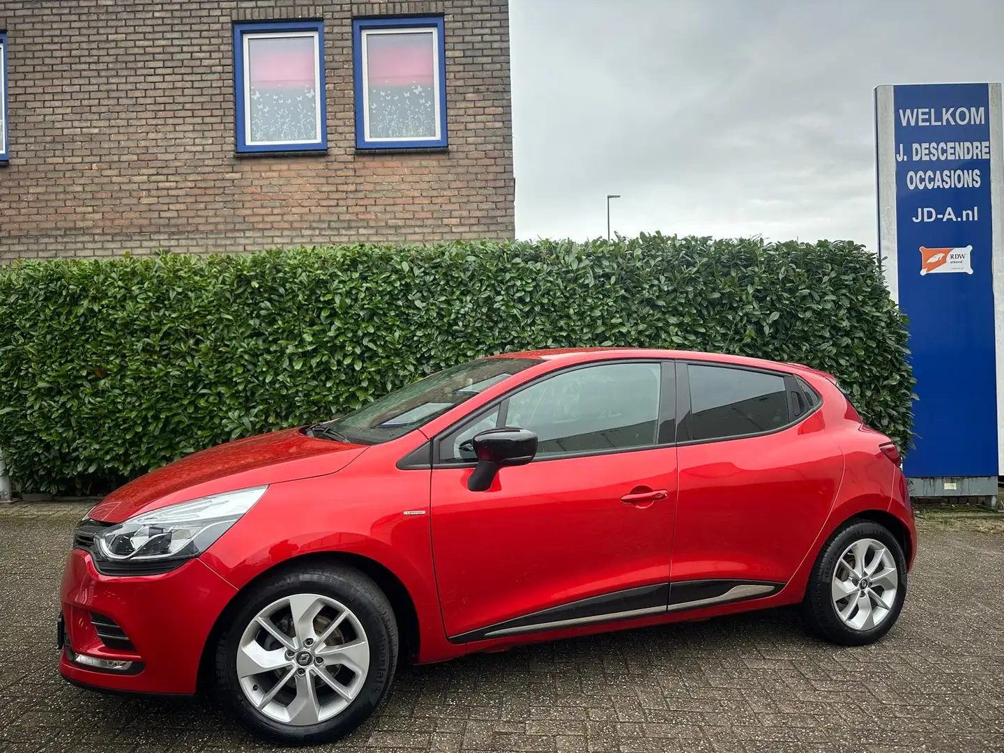 Renault Clio 0.9 TCe Limited Cruise C, Navigatie, Airco!!!! DIN Rot - 1