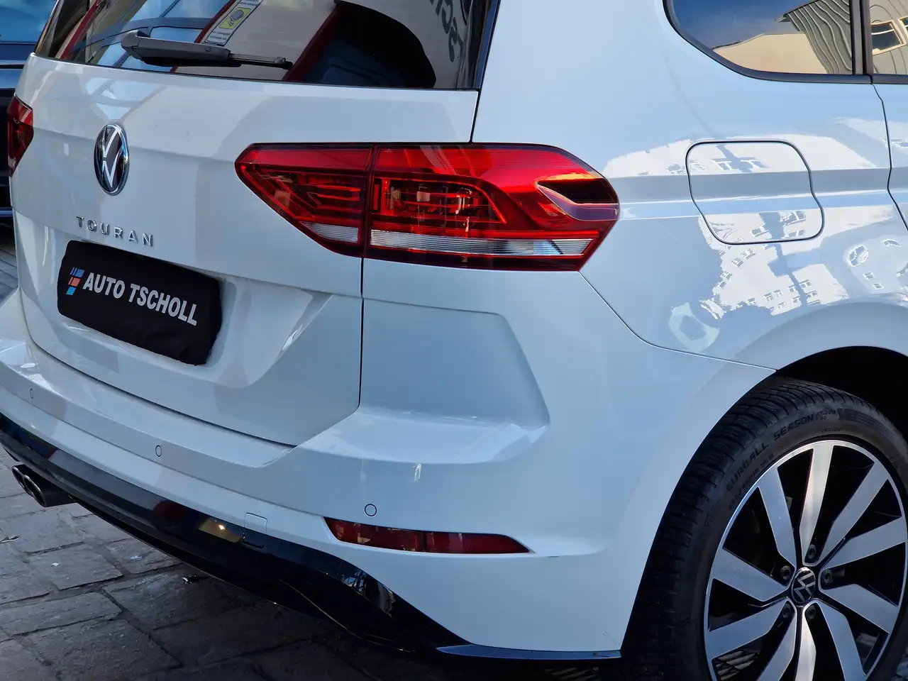 Volkswagen Touran 2.0TDI 150Cv R-Line DSG ACC LED 7Seater 18"VirCock 5