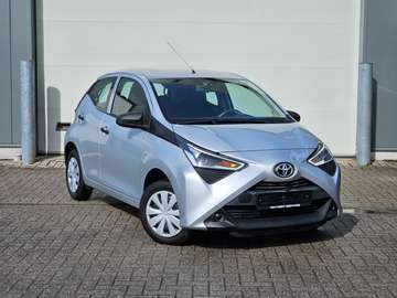 Aygo 1.0i VVT-i x-play