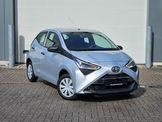 Toyota Aygo Aygo 1.0i VVT-i x-play