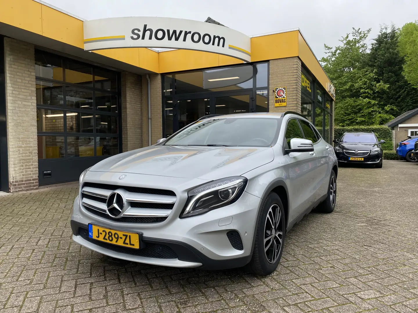 Mercedes-Benz GLA 200 Ambition Automaat Navi Grau - 1