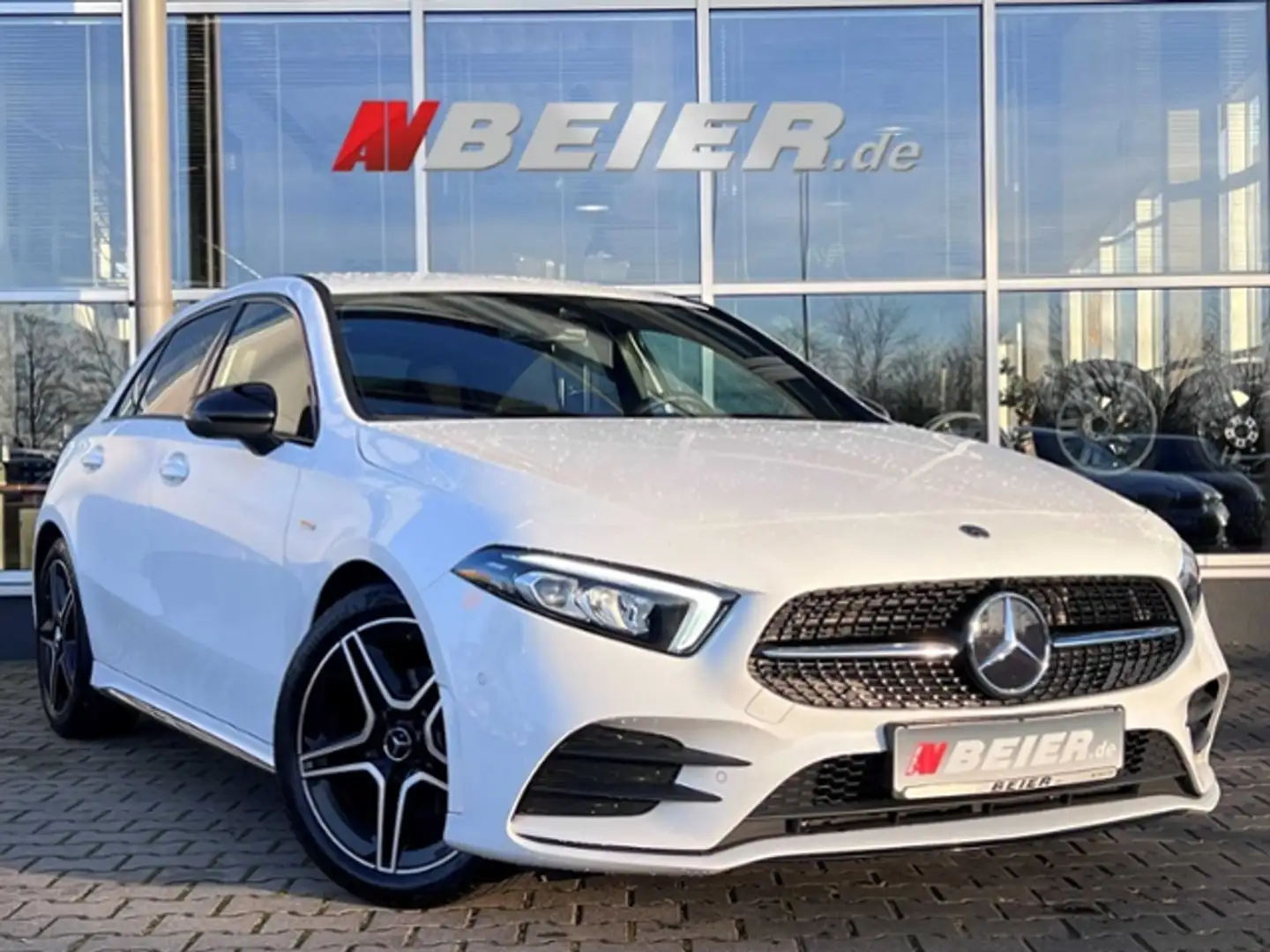 Mercedes-Benz A 180 AMG Edition ToT-Winkel 18 Zoll 360° Kamera Blanc - 1