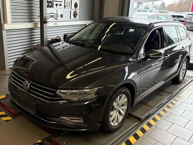 Volkswagen Passat Variant Business 1.5 TSI DSG Kamera/Navi/ Business