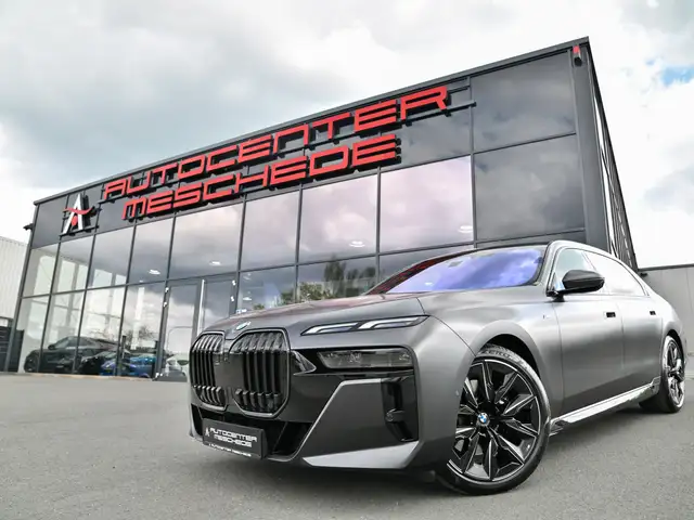 BMW 740 xDrive M Sport Pro Pano* AHK* M Bremse* 21