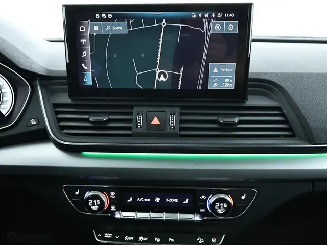 Audi Q5 view 12