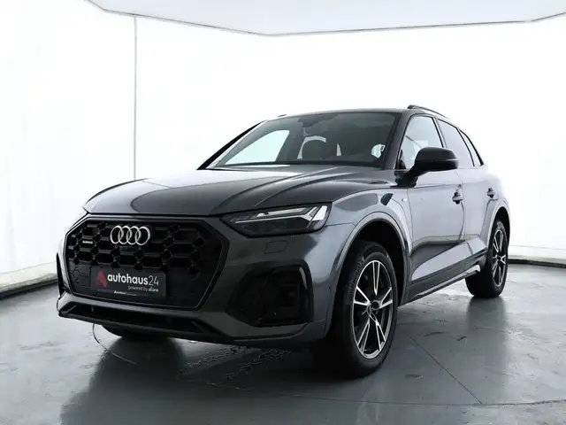 Audi Q5 view 3