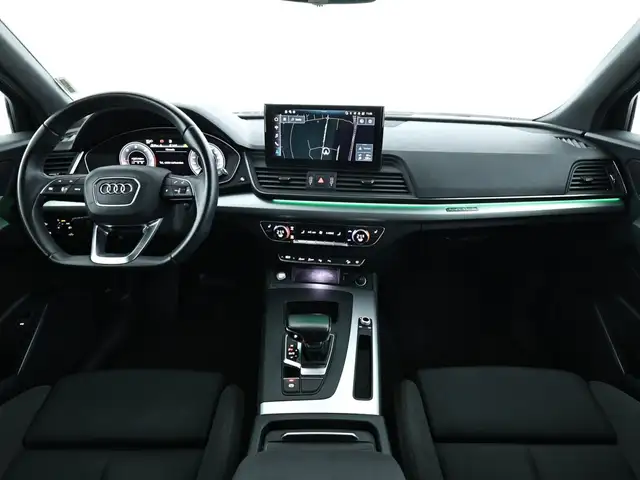 Audi Q5 view 9
